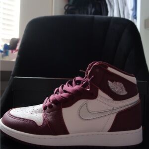 Air Jordan 1 Retro High Bordeaux